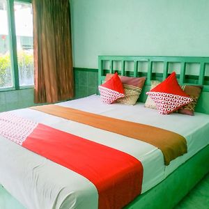 OYO 3098 Hotel Sahabat Baru